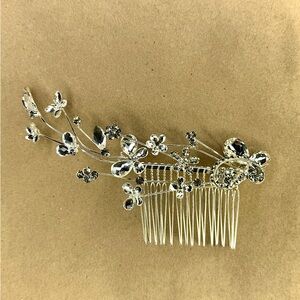 NWOT Anthropologie Butterfly and Flowers Hair Comb Silver